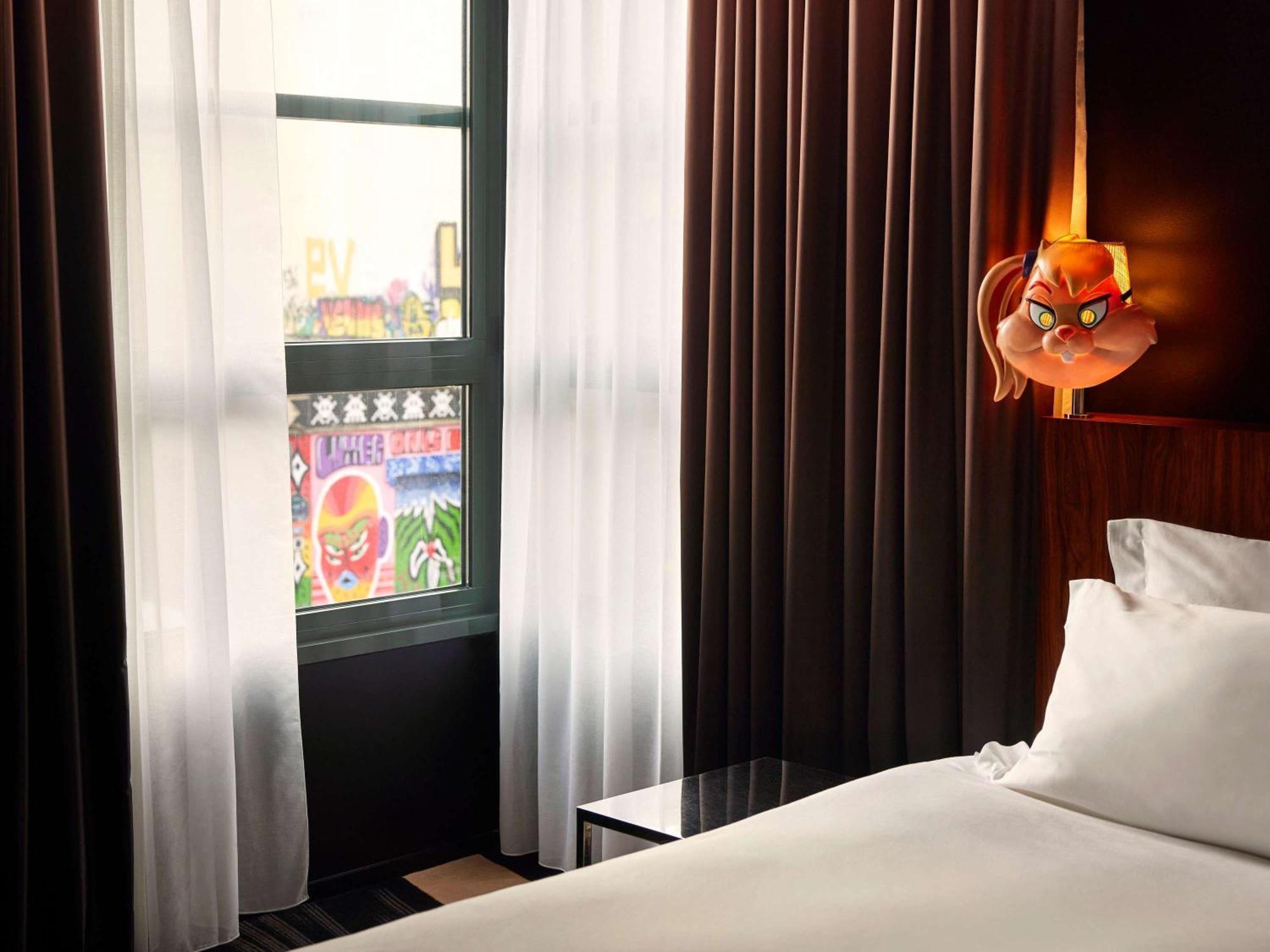 มาม่า เชลเตอร์ ปารีส ตะวันออก Hotel ภายนอก รูปภาพ