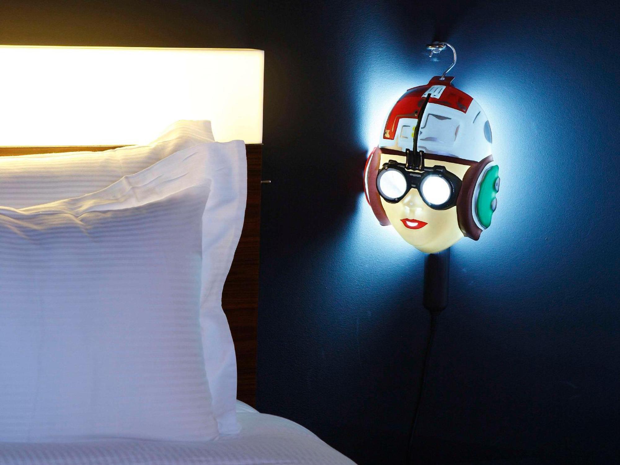 มาม่า เชลเตอร์ ปารีส ตะวันออก Hotel ภายนอก รูปภาพ